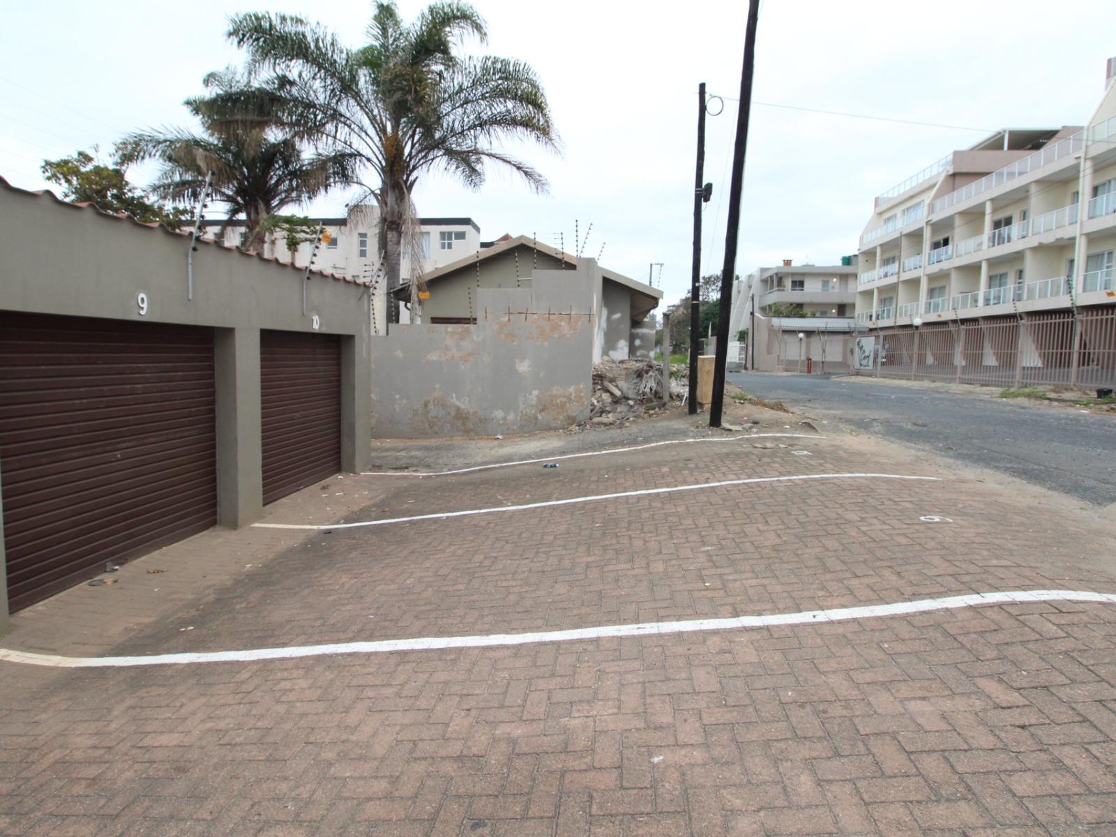 Roomtype 222: Neighbourhood South Coast - Just Property
