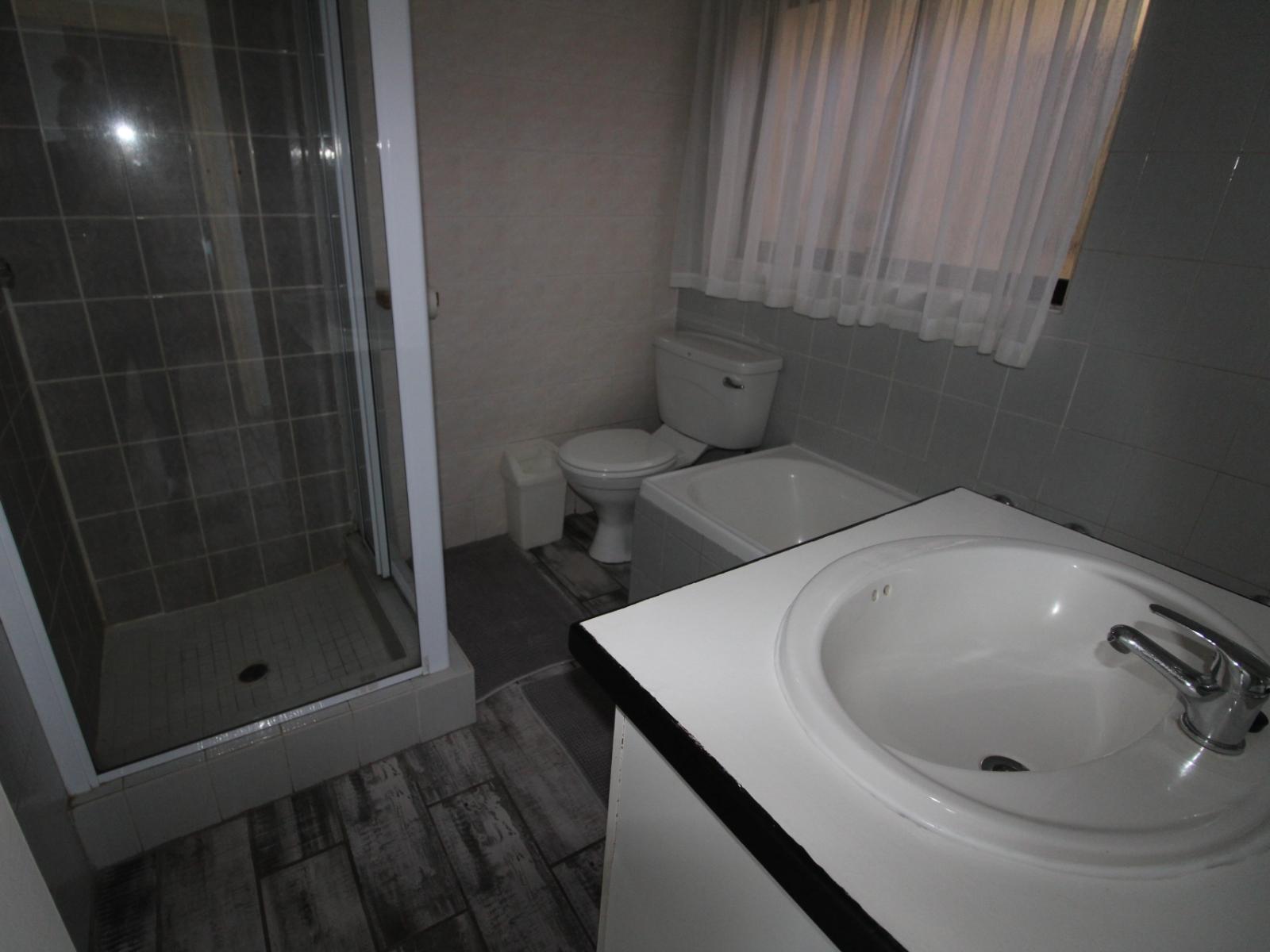 Roomtype 345: Bathroom South Coast - Just Property