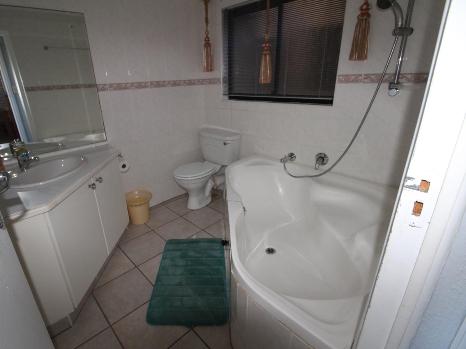Roomtype 561: Bathroom South Coast - Just Property
