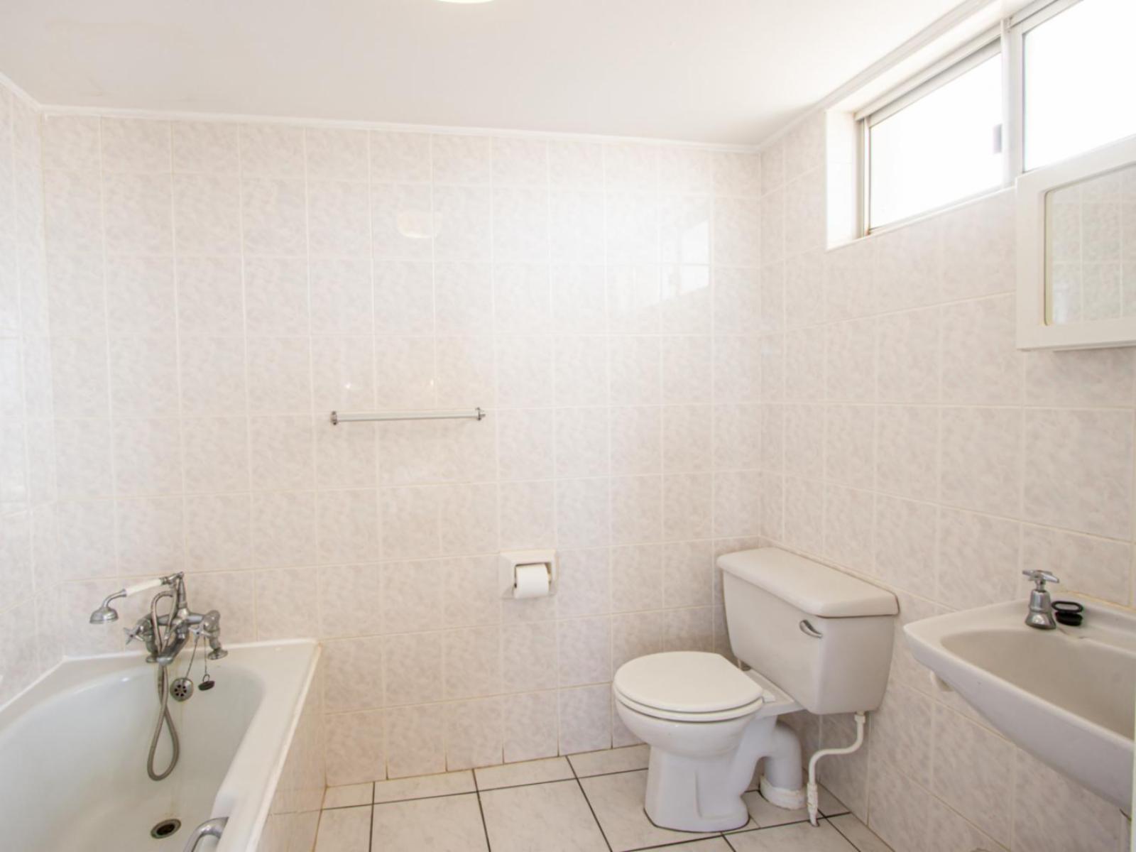 Roomtype 404: Bathroom South Coast - Just Property
