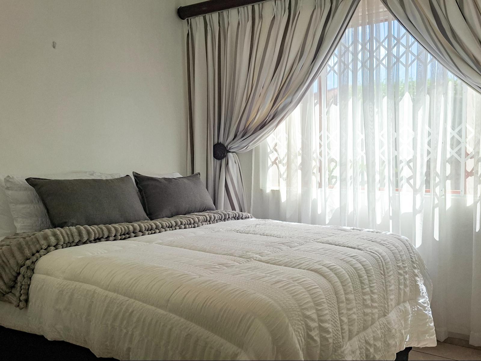 Roomtype 665: Photo of the whole room South Coast - Just Property