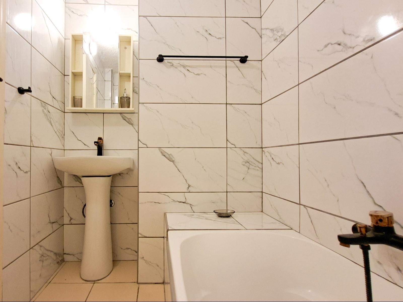 Roomtype 661: Bathroom South Coast - Just Property