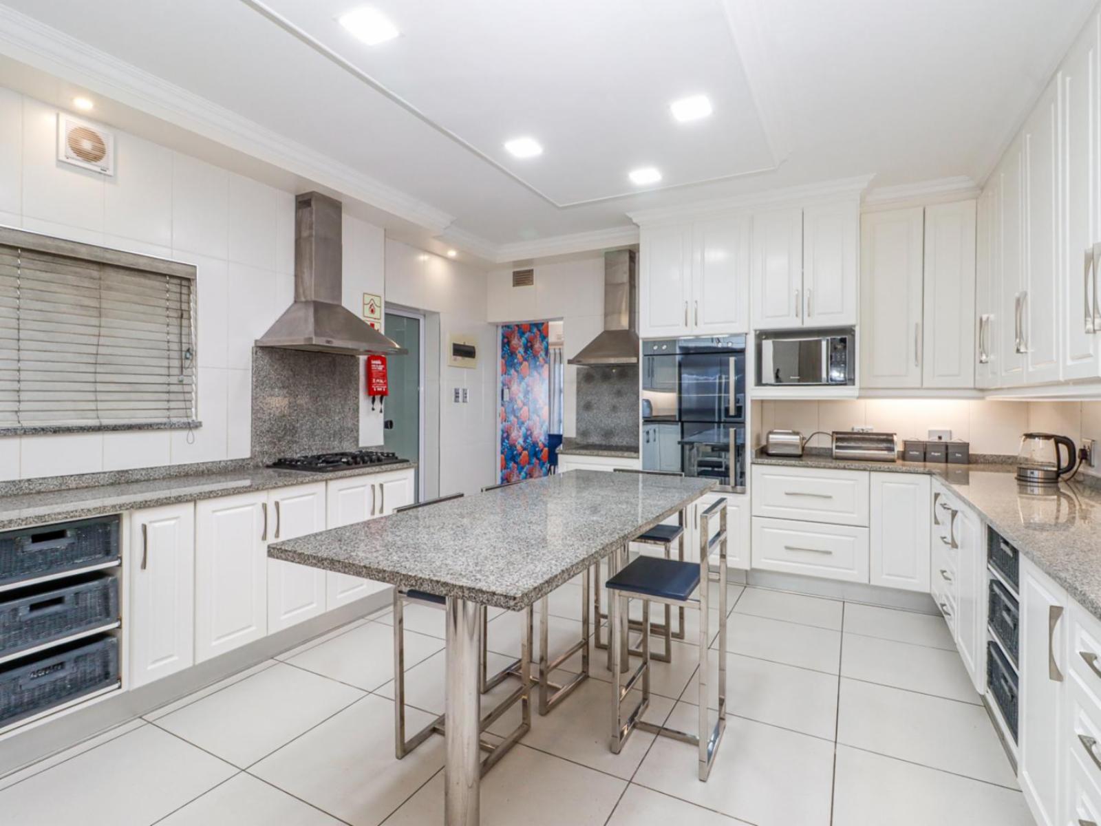 Roomtype 637: Breakfast area South Coast - Just Property