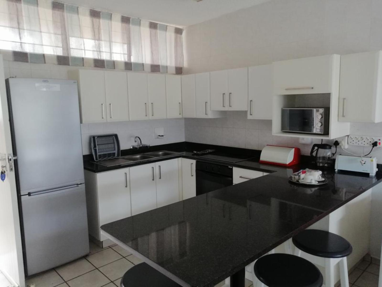 Roomtype 425: Kitchenette South Coast - Just Property