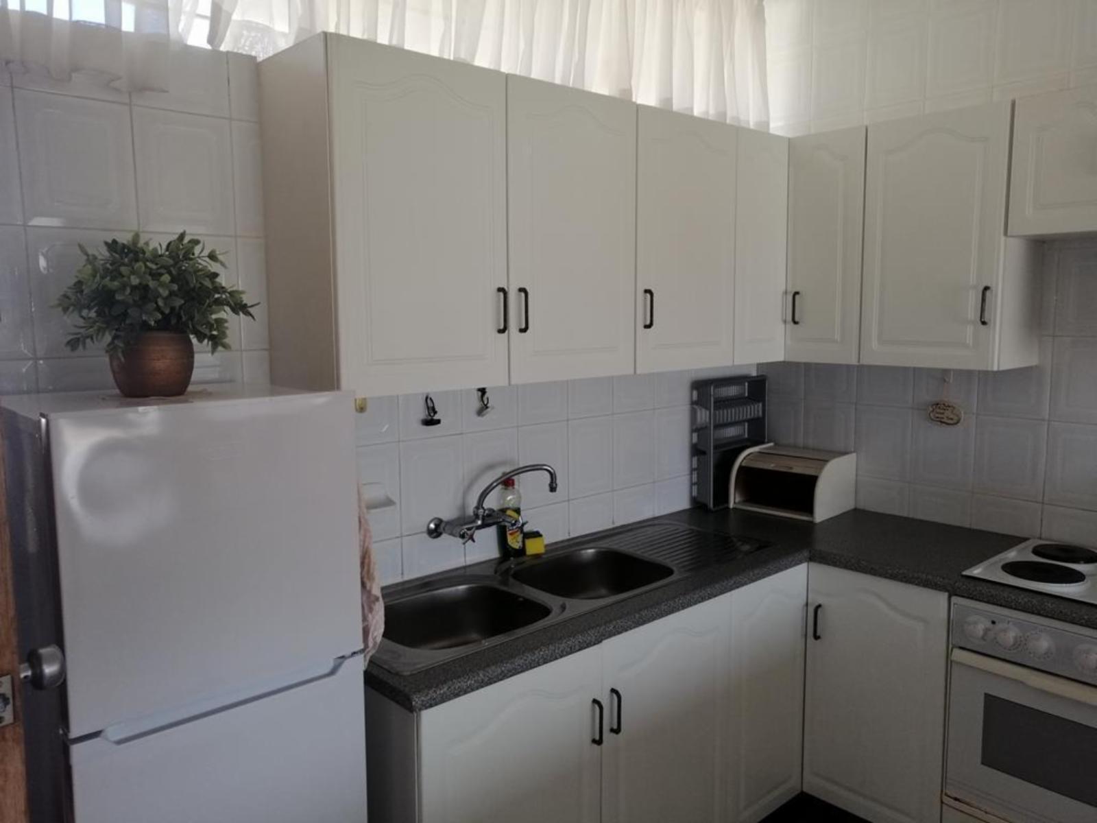 Roomtype 463: Kitchenette South Coast - Just Property