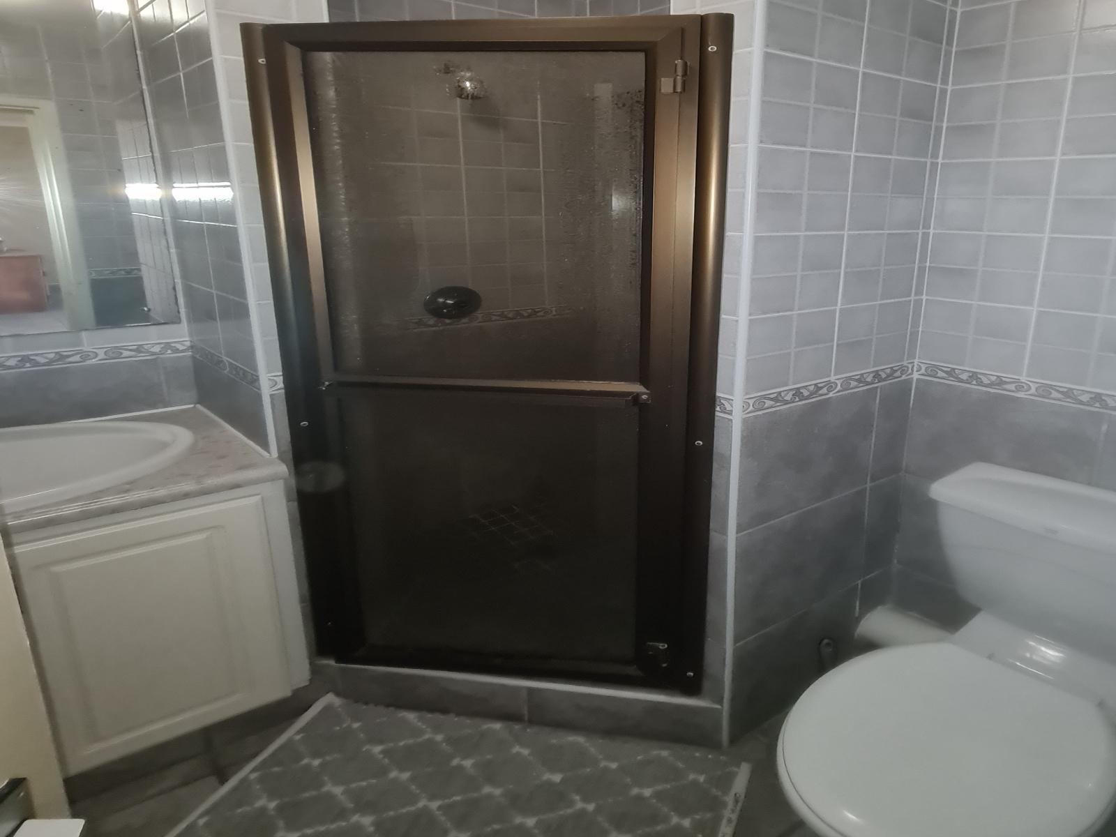 Roomtype 270: Shower South Coast - Just Property