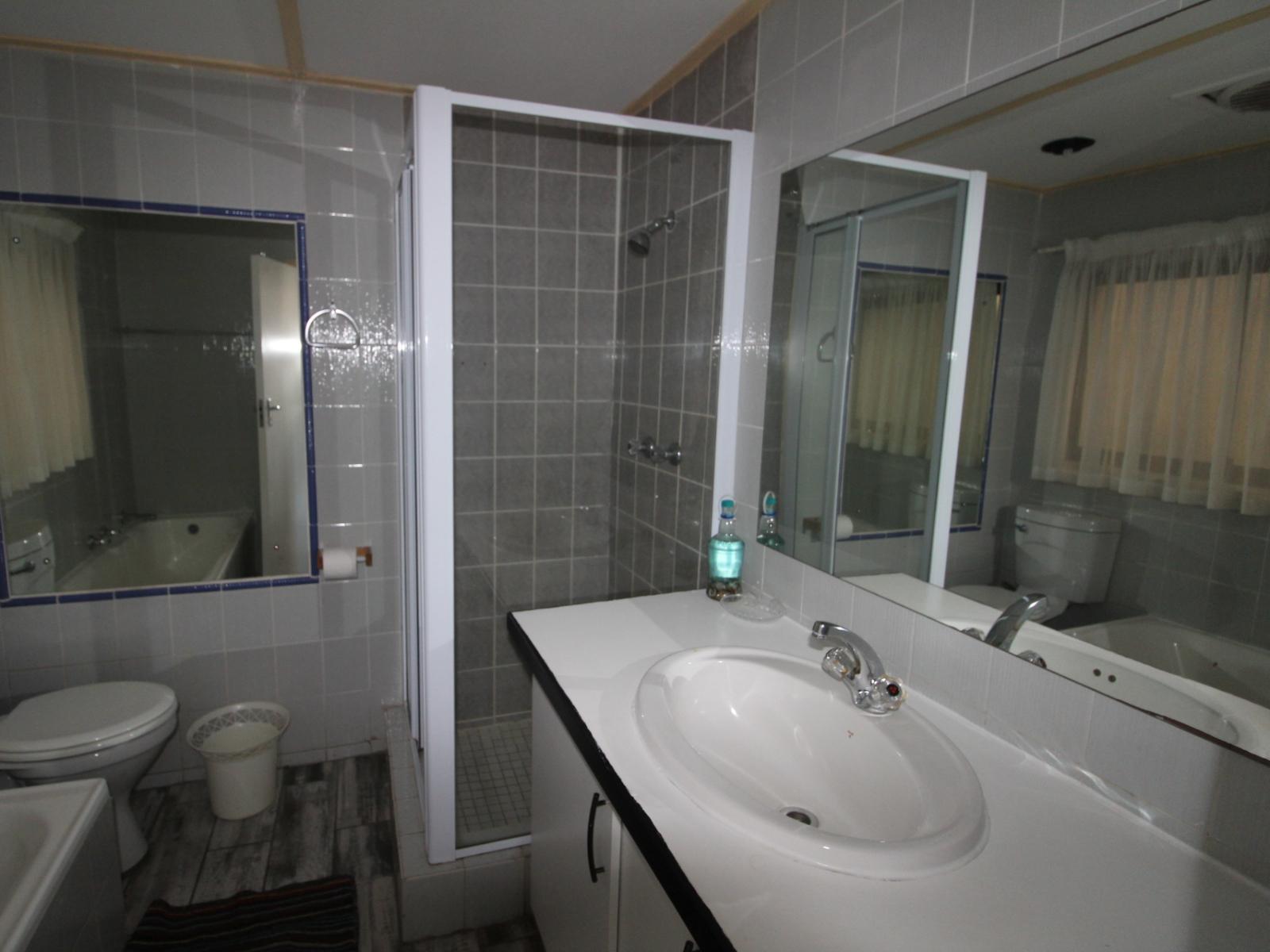 Roomtype 345: Bathroom South Coast - Just Property