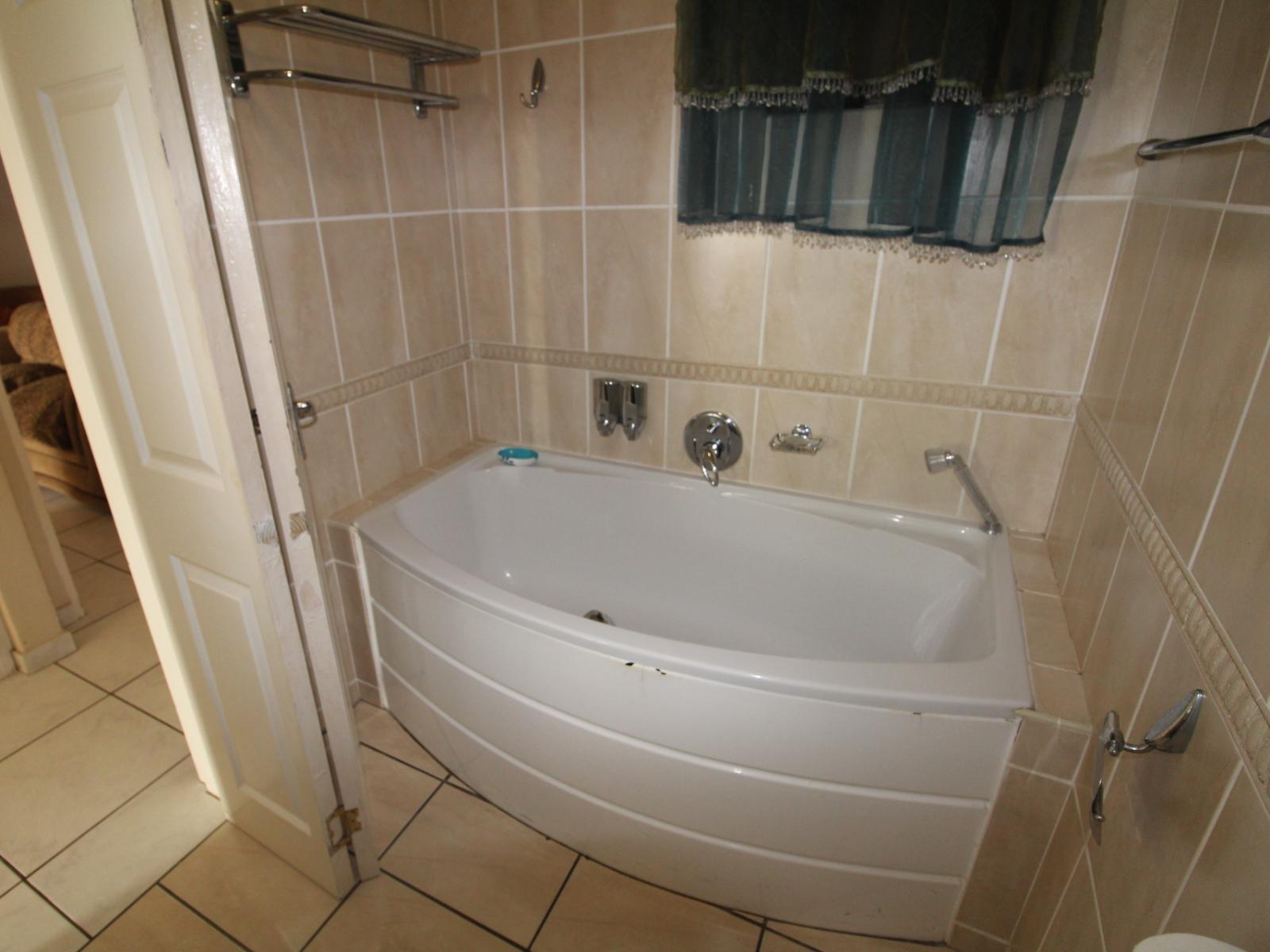 Roomtype 124: Bathroom South Coast - Just Property