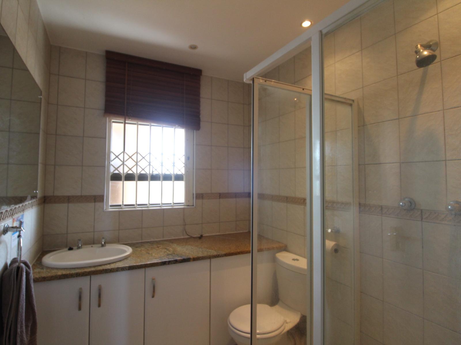 Roomtype 527: Bathroom South Coast - Just Property