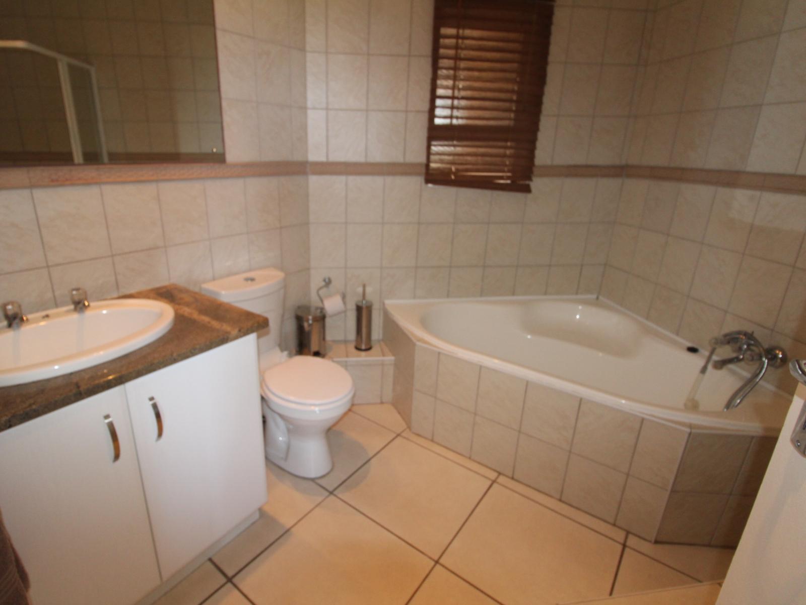 Roomtype 527: Bathroom South Coast - Just Property