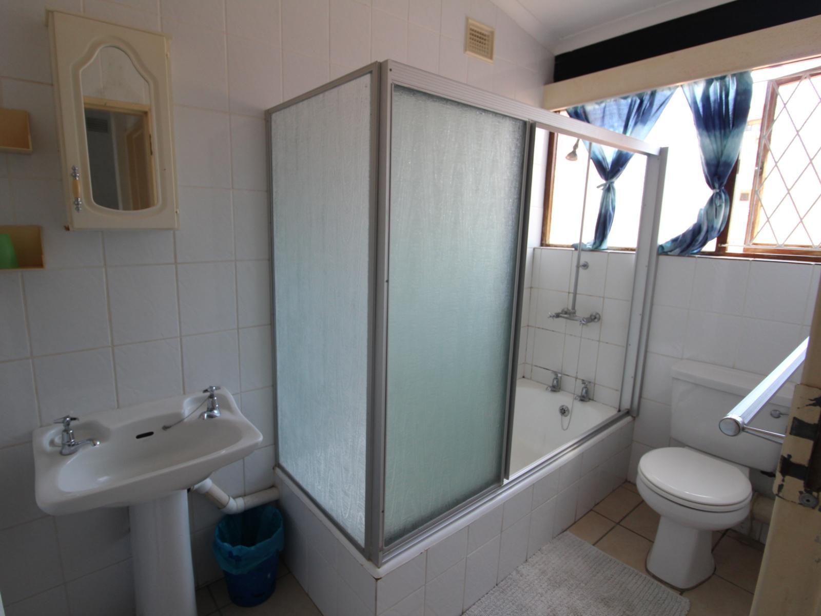 Roomtype 348: Bathroom South Coast - Just Property