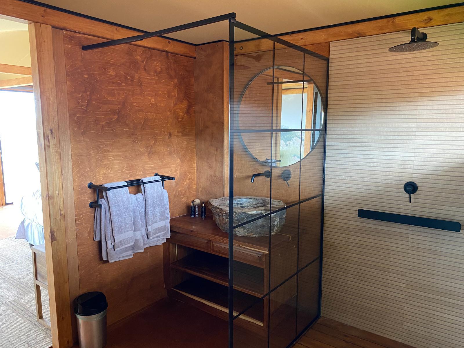Roomtype 15: Shower Sibani Lodge