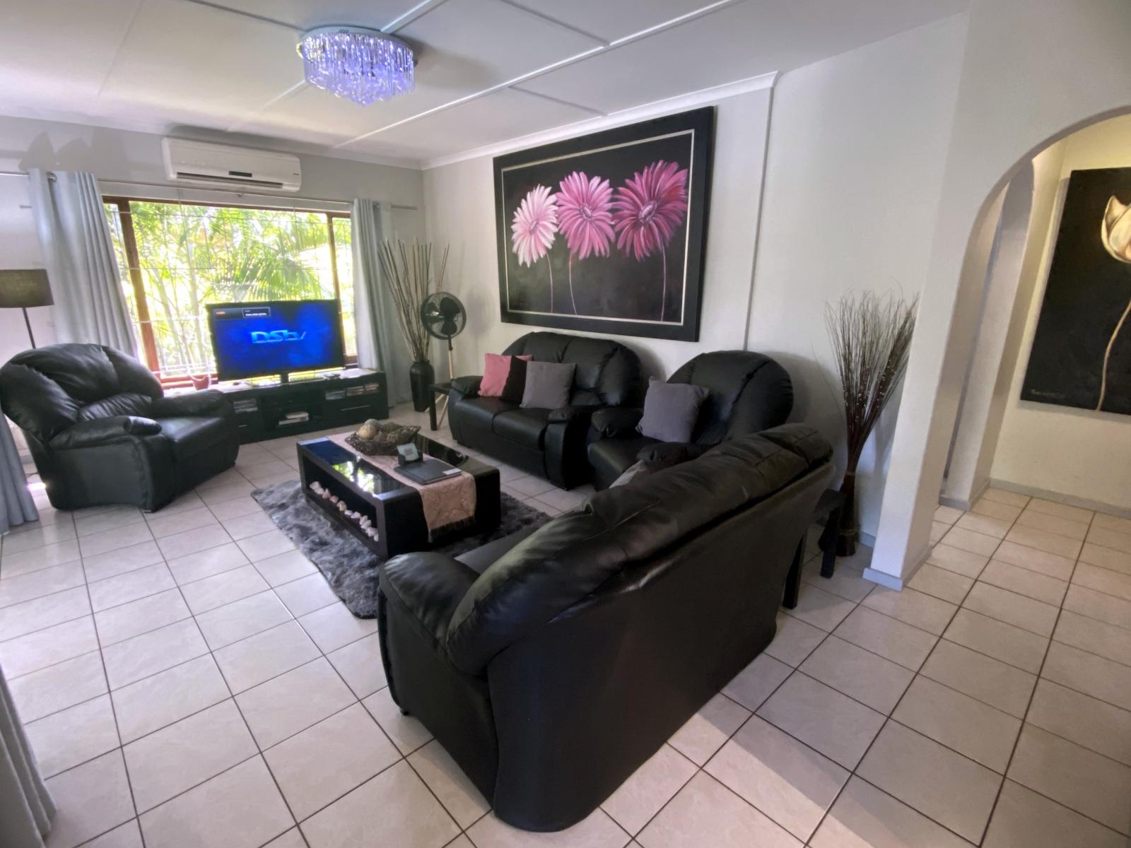 Roomtype 1: Living Room Pelican's Nest Holiday Home St Lucia KZN