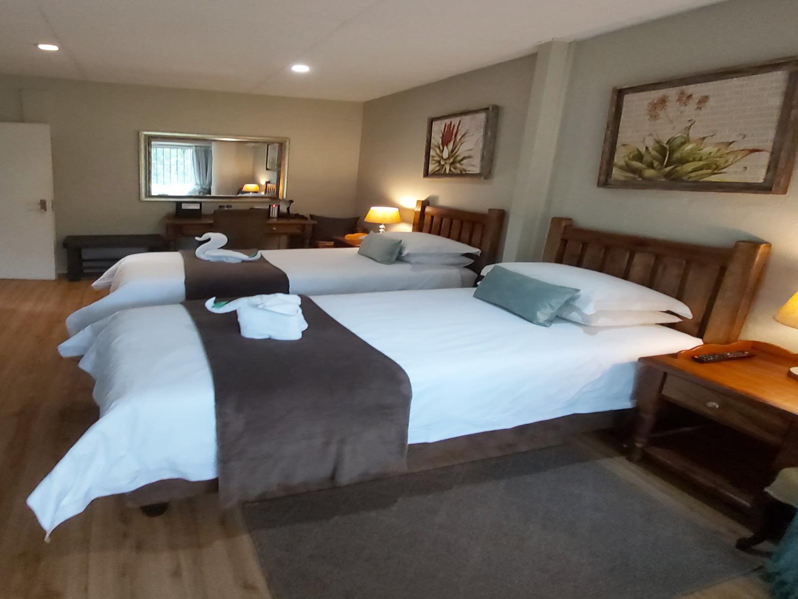 Roomtype 7: Photo of the whole room Rockview Lodge