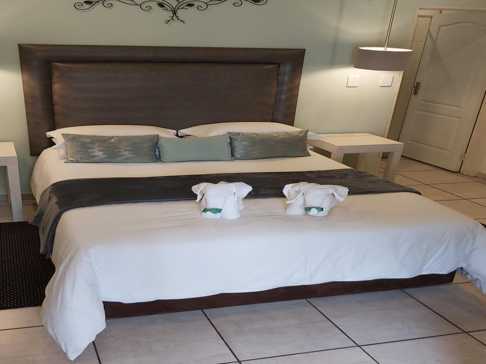 Roomtype 3: Bed Rockview Lodge