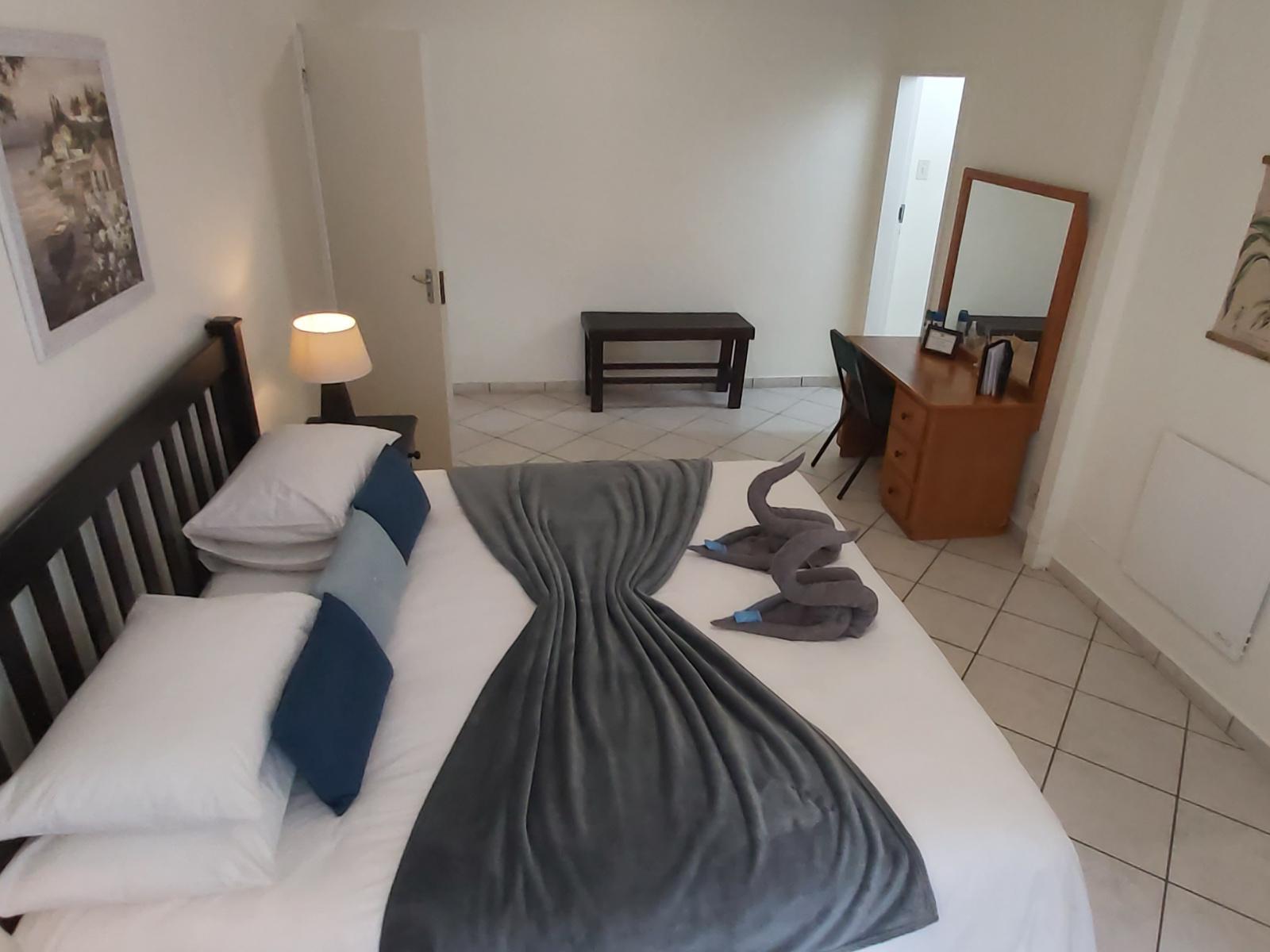 Roomtype 9: Photo of the whole room Rockview Lodge