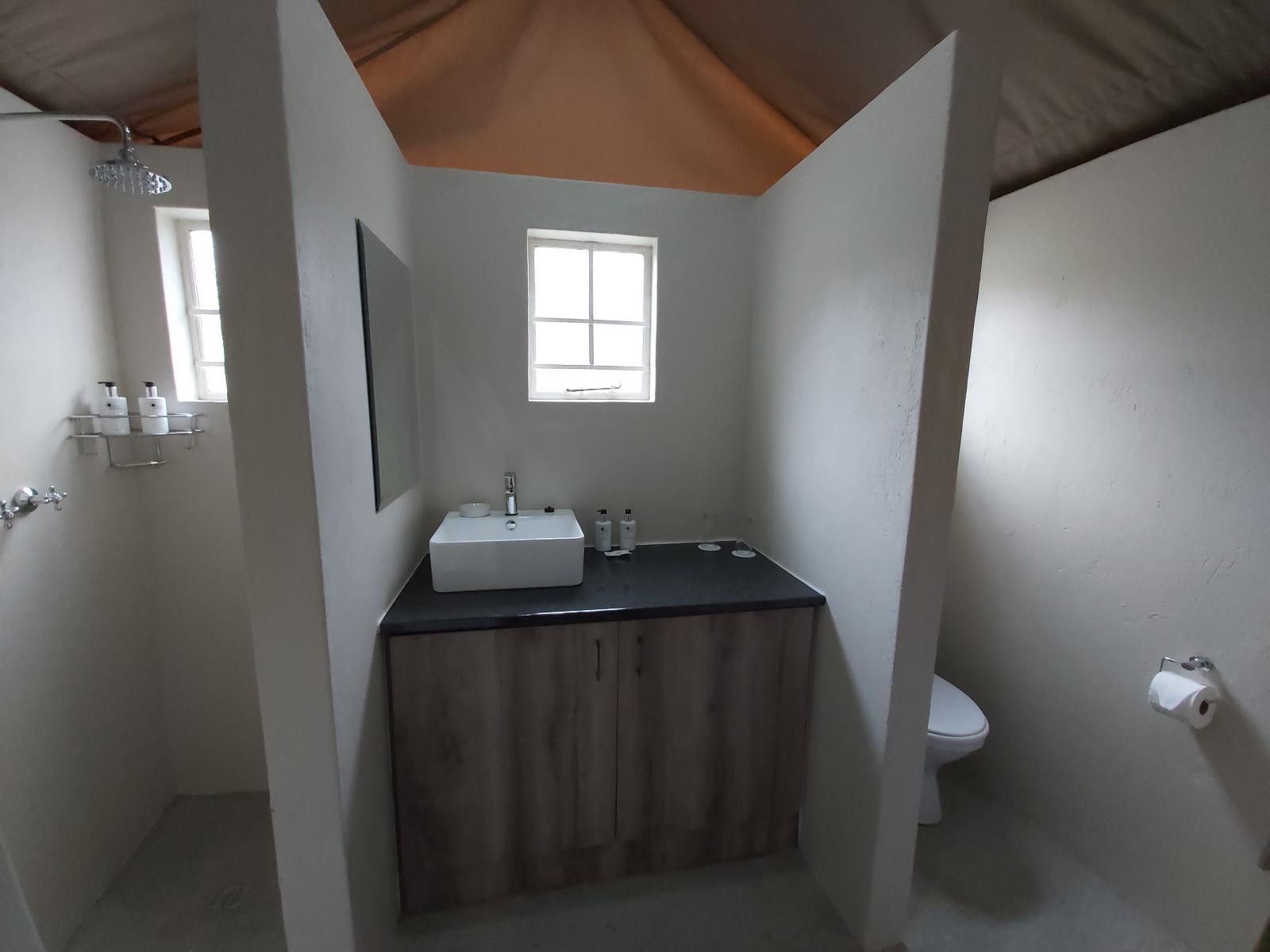 Roomtype 16: Bathroom Rockview Lodge