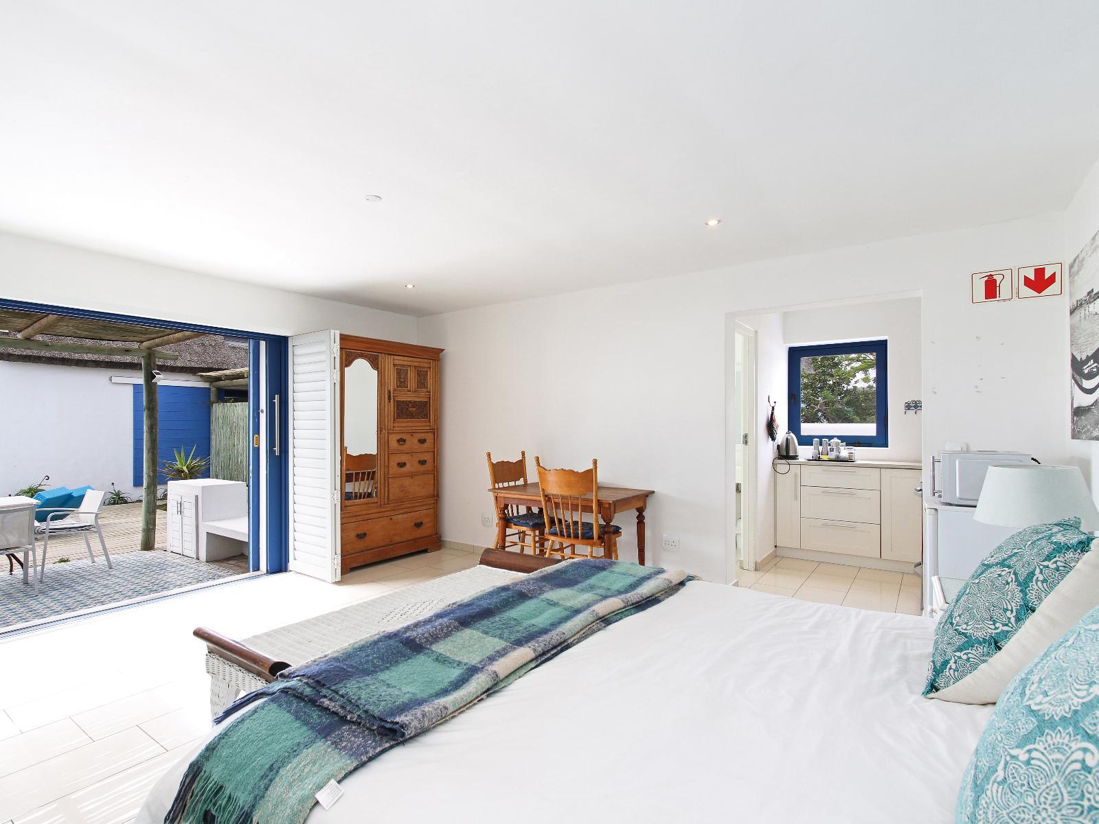 Roomtype 2: Photo of the whole room Beach Houses, Paternoster