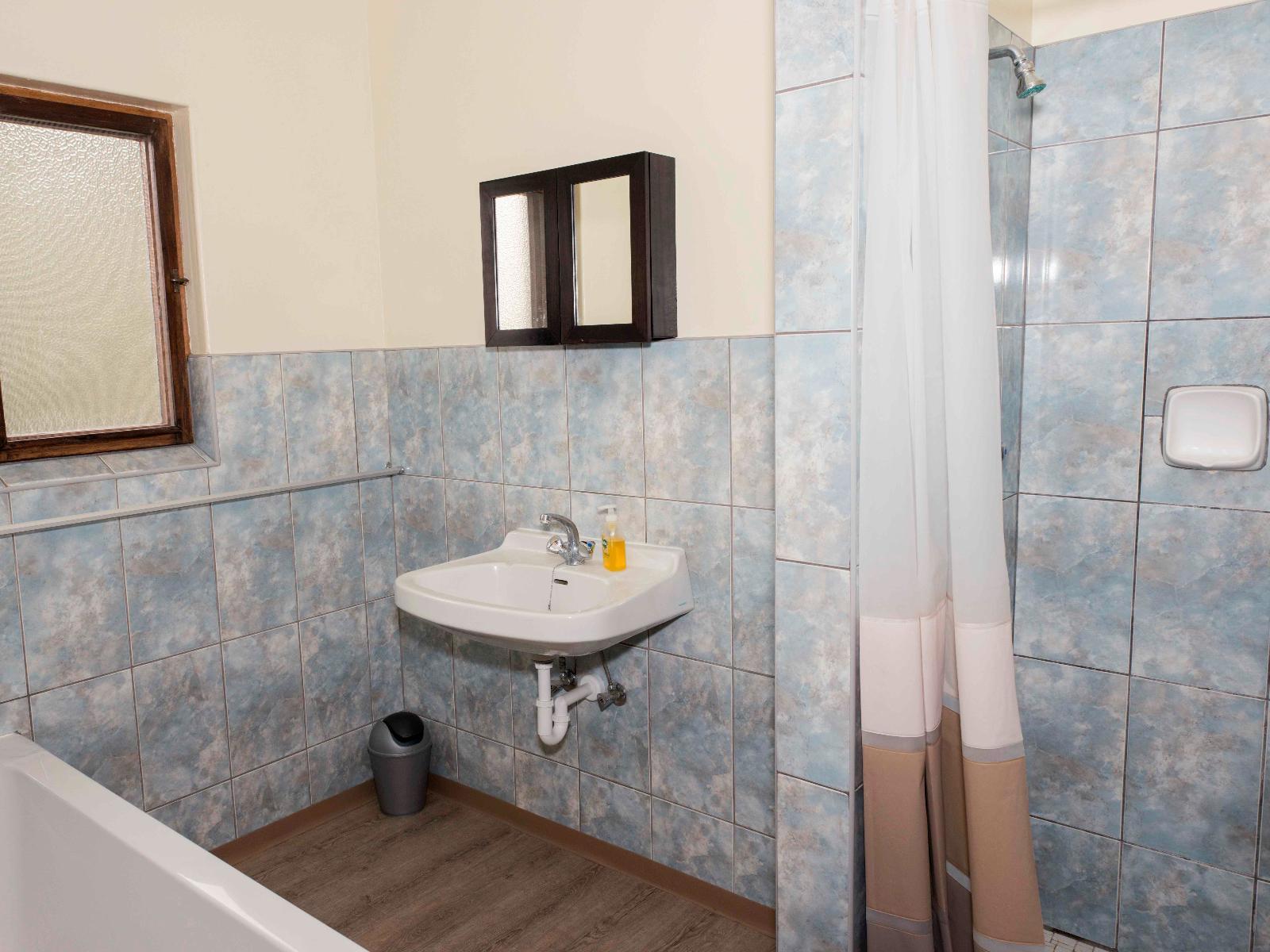 Roomtype 1: Bathroom Good Times Self Catering Apartments