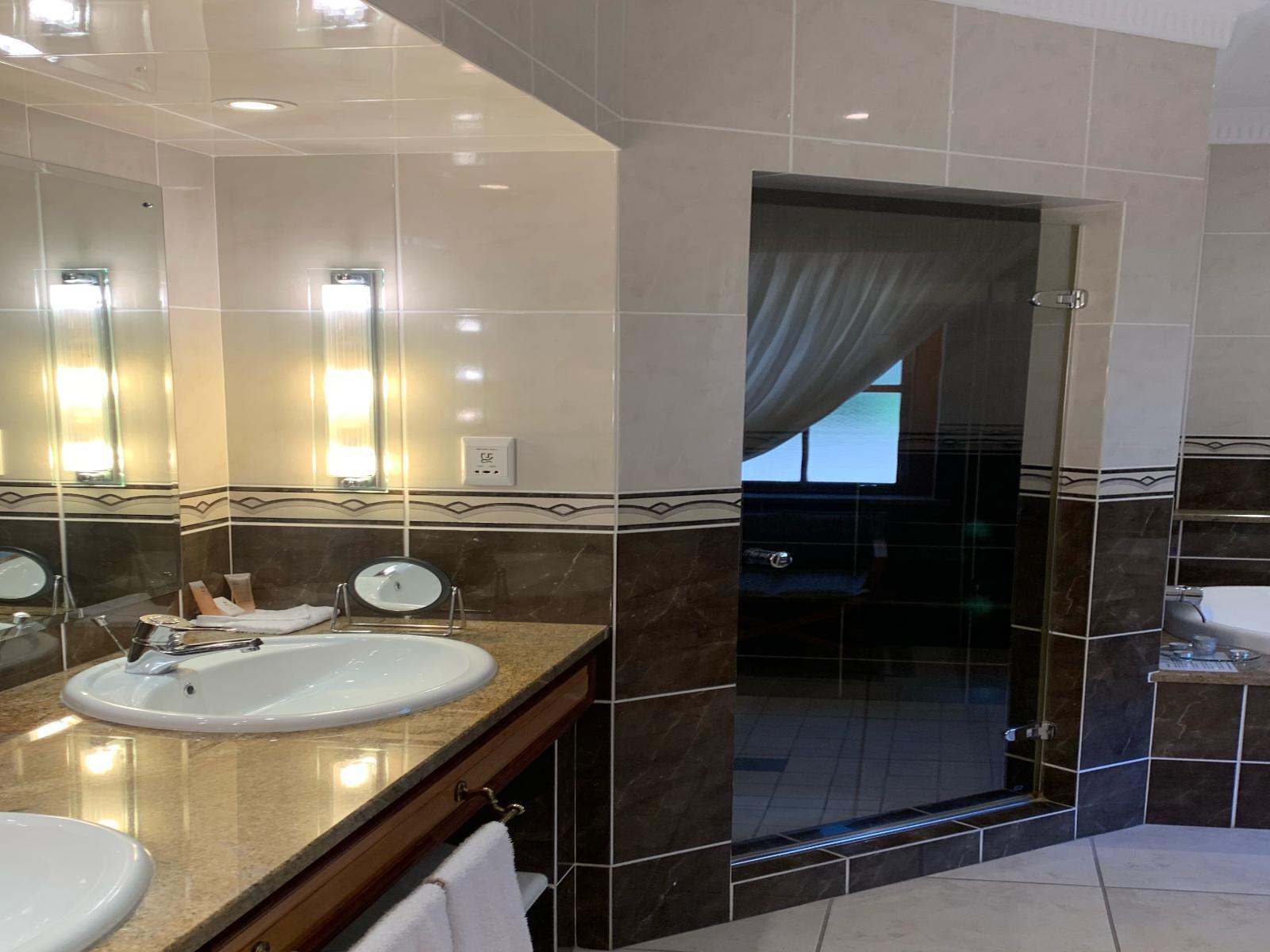 Roomtype 11: Bathroom Altes Landhaus Country Lodge