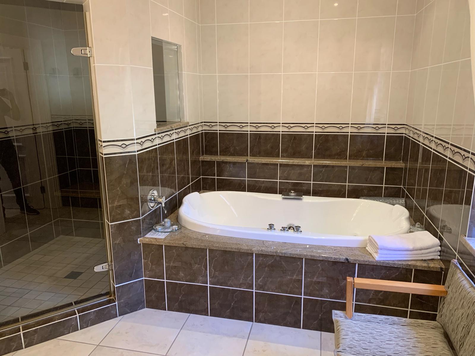 Roomtype 11: Bathroom Altes Landhaus Country Lodge
