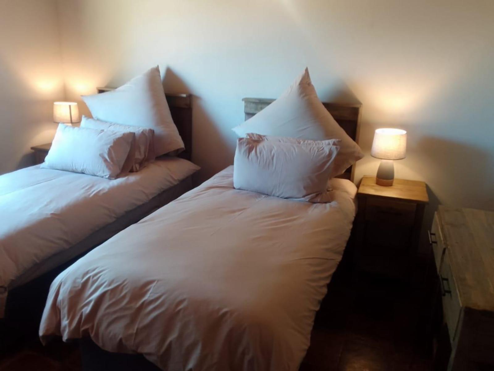 Roomtype 6: Photo of the whole room Mahikeng Lodge