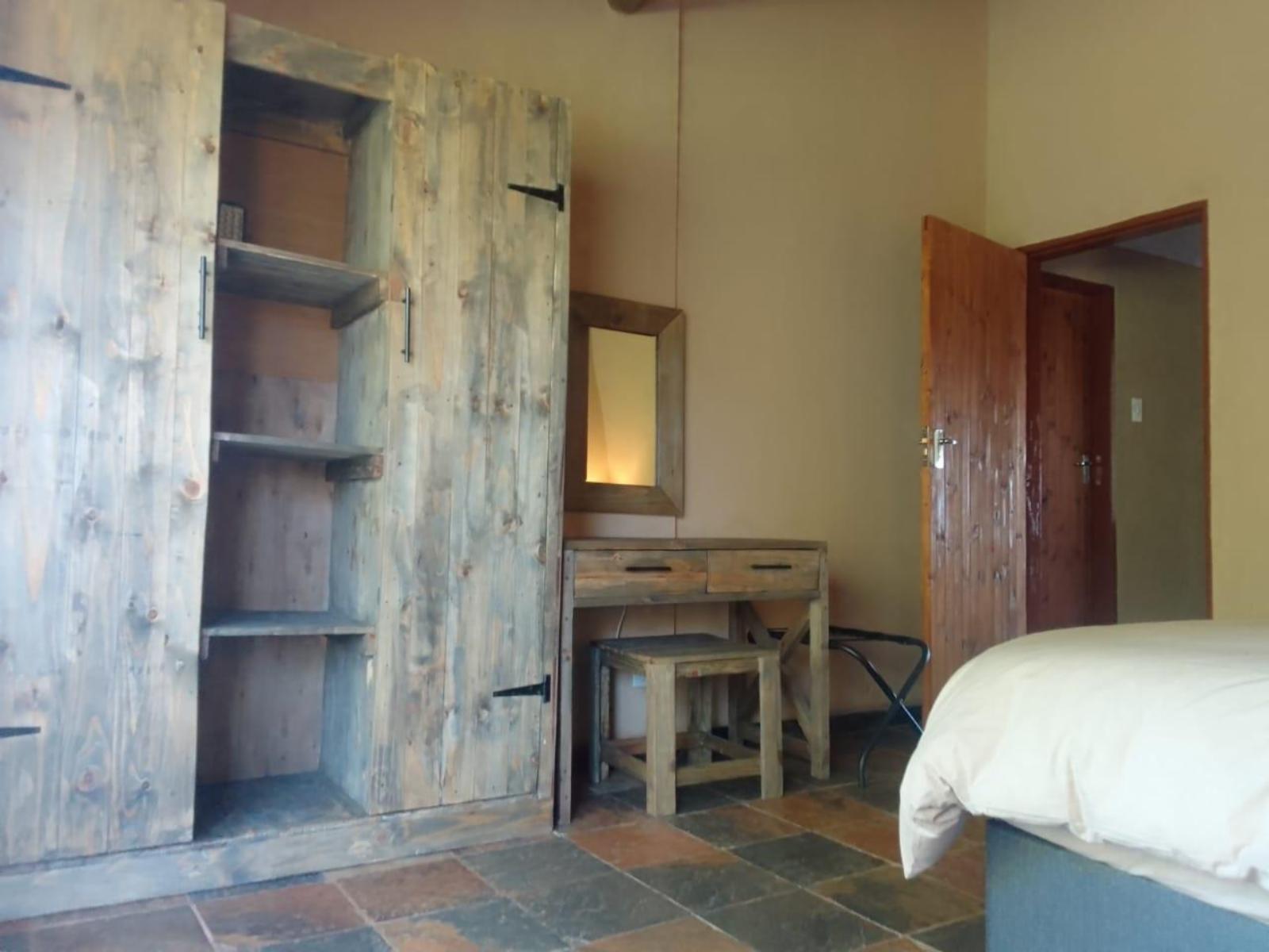 Roomtype 6: Photo of the whole room Mahikeng Lodge