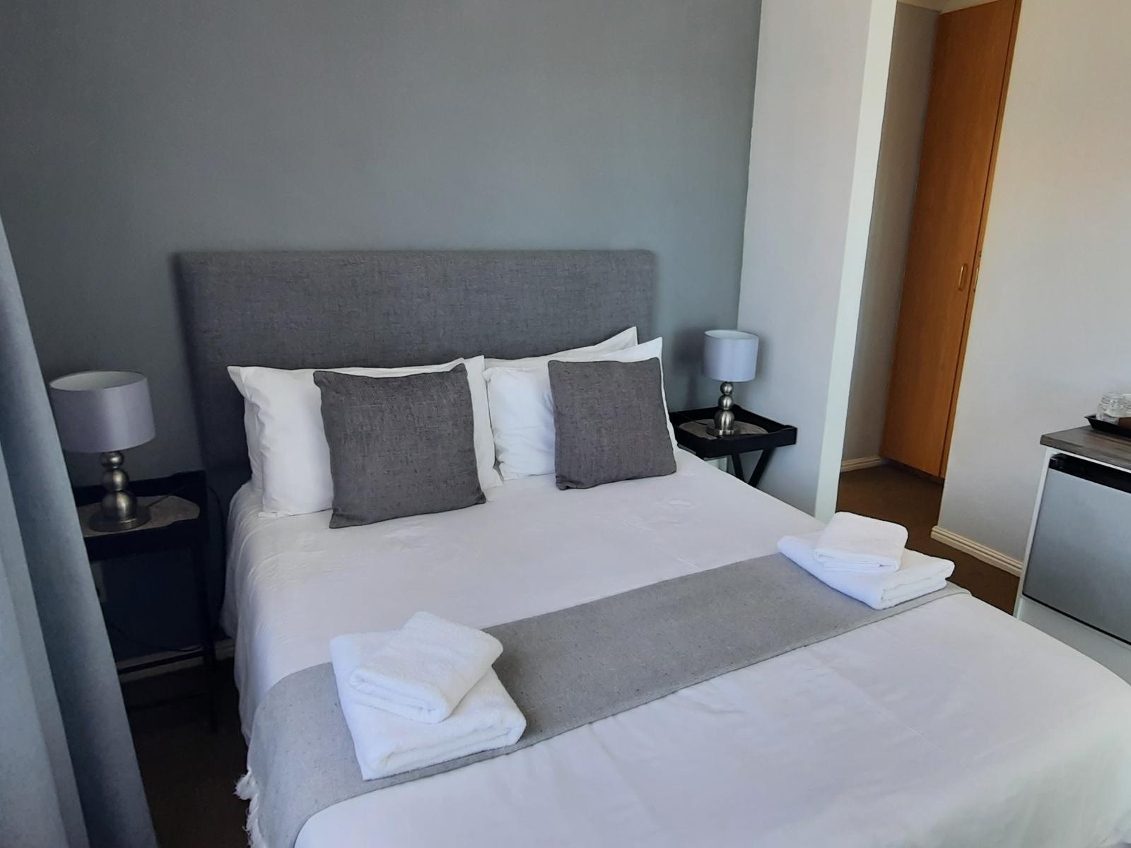 Phoenix Lodge and Waterside Accommodation