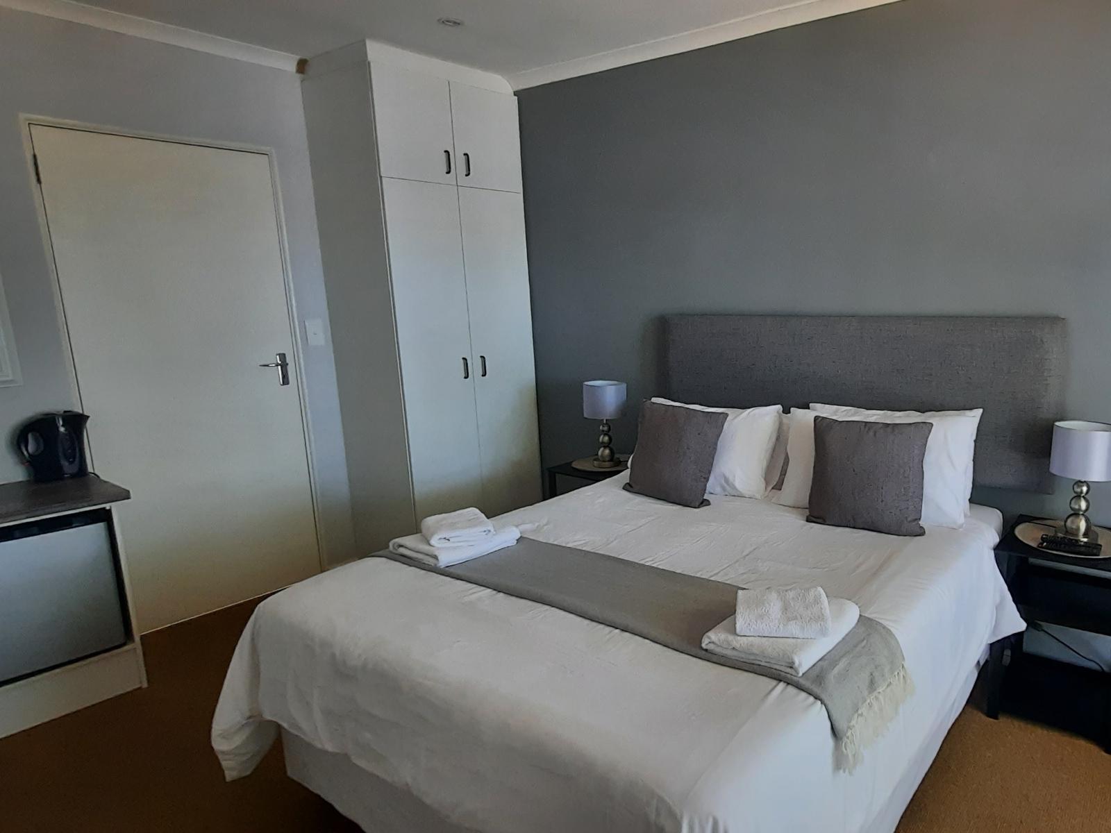 Phoenix Lodge and Waterside Accommodation