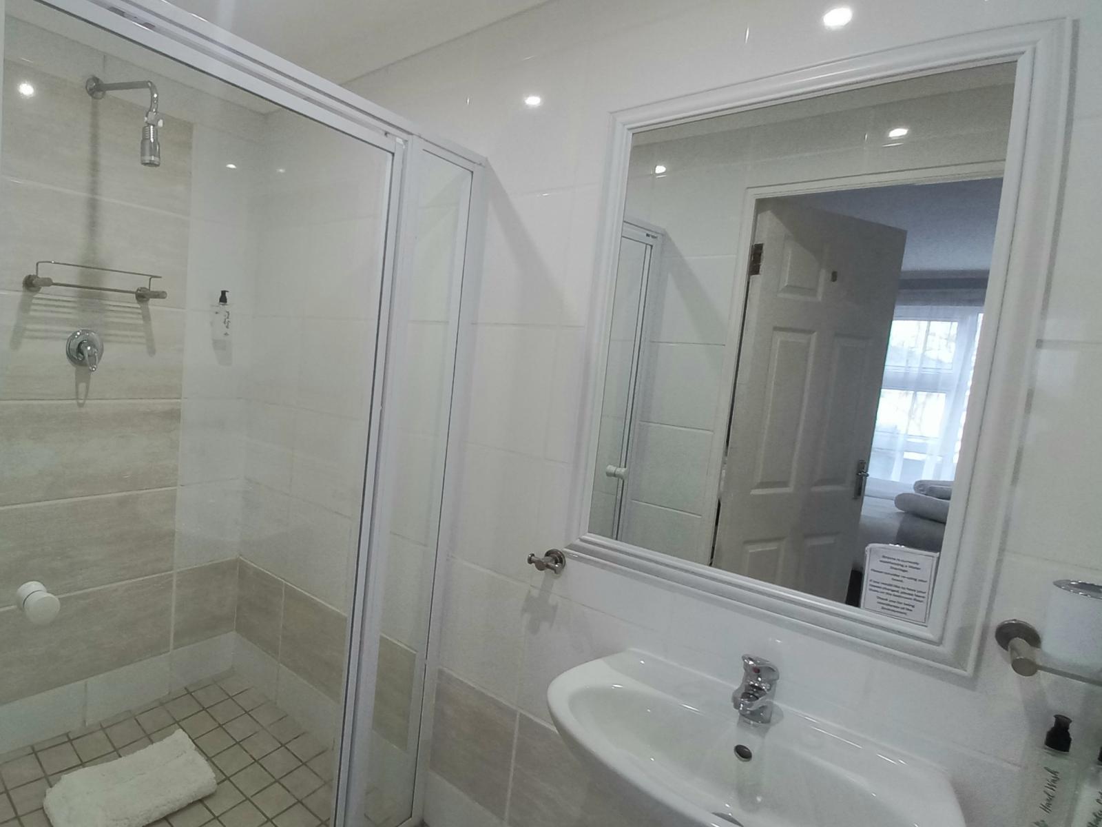 Phoenix Lodge and Waterside Accommodation