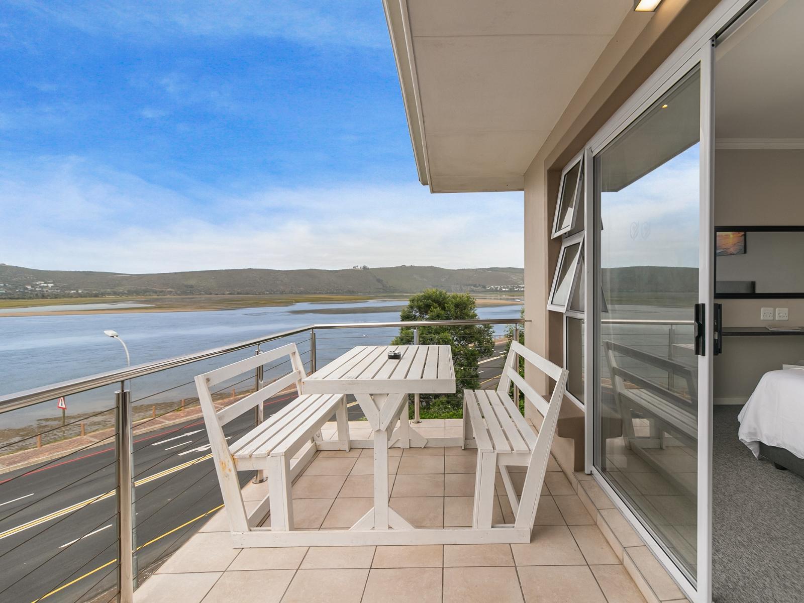 Phoenix Lodge and Waterside Accommodation