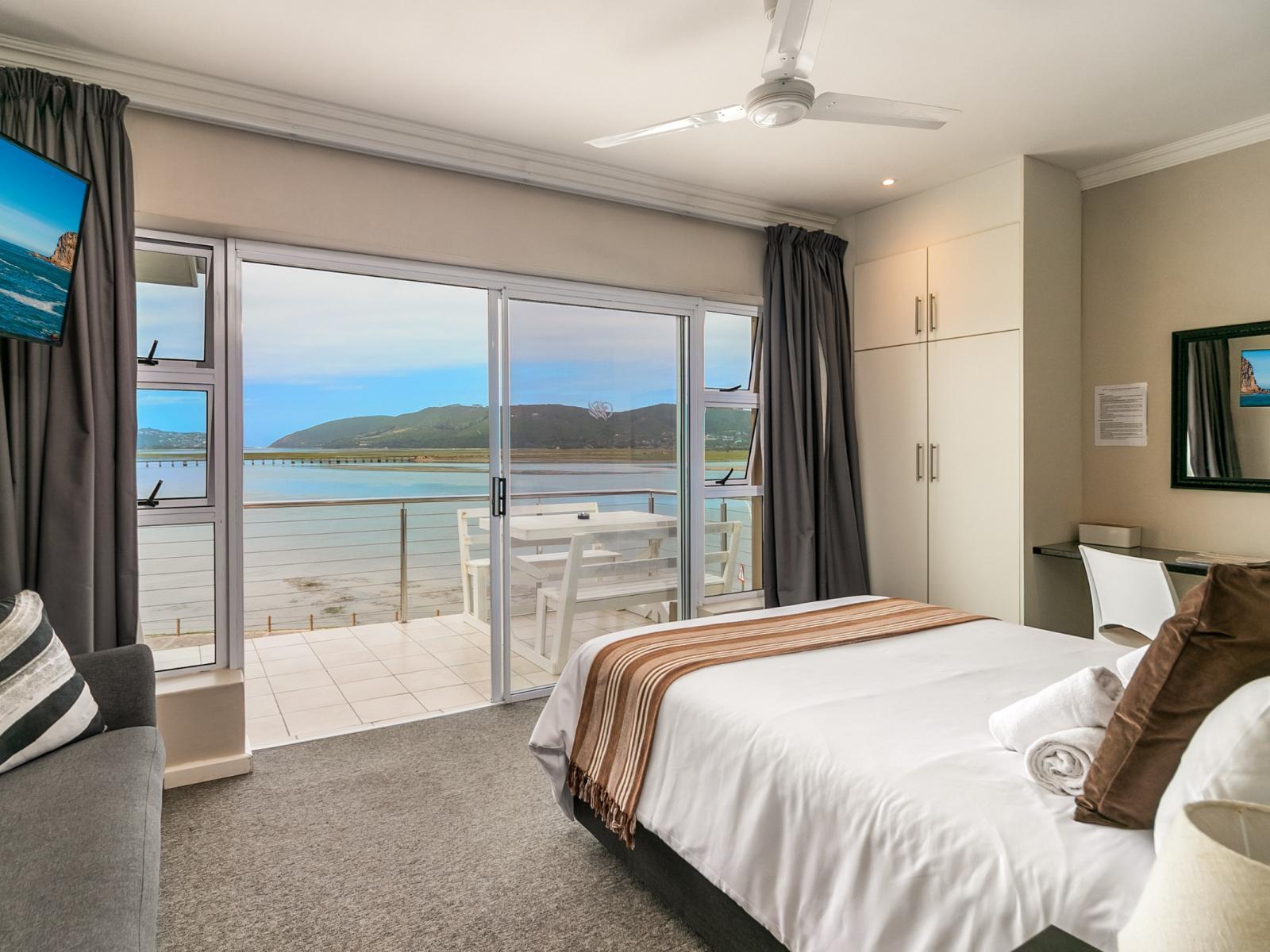 Phoenix Lodge and Waterside Accommodation