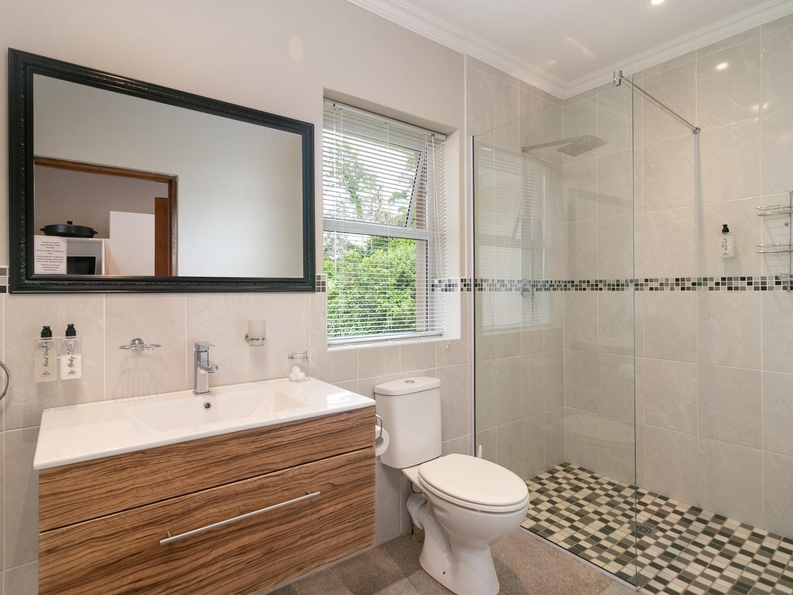 Phoenix Lodge and Waterside Accommodation