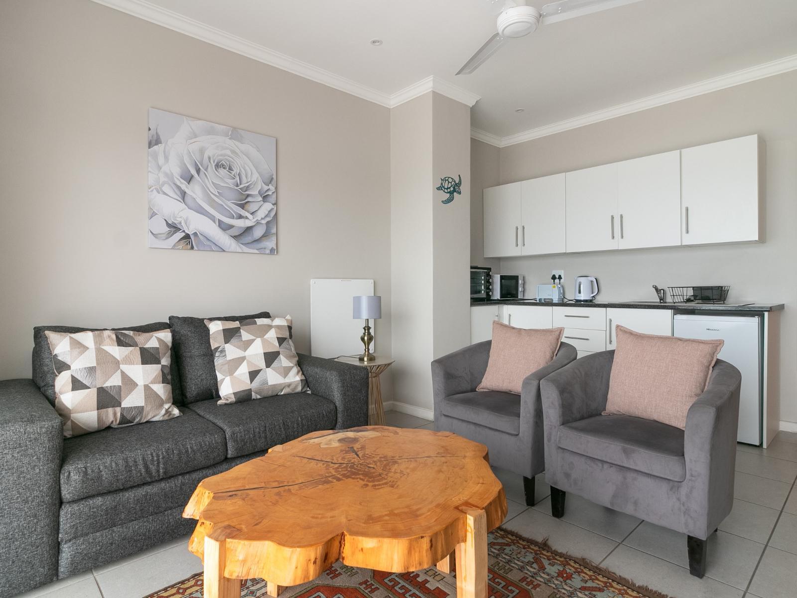 Phoenix Lodge and Waterside Accommodation