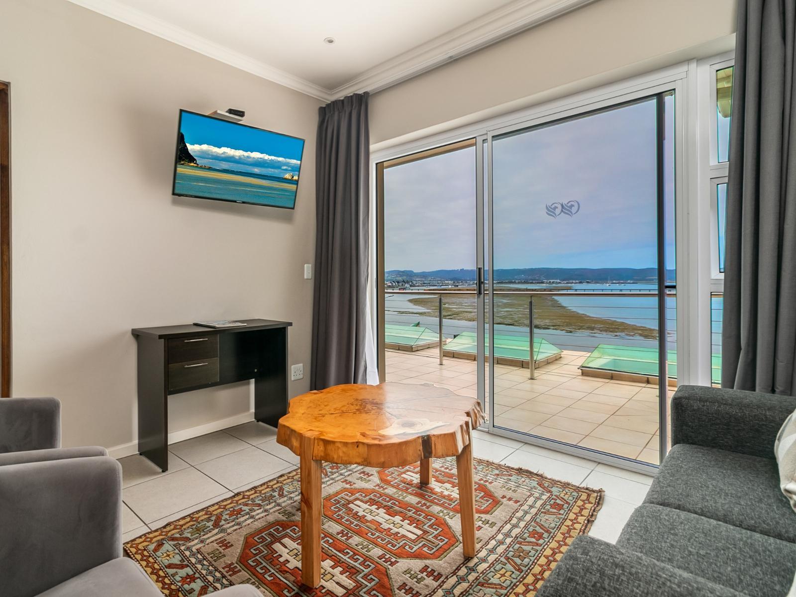 Phoenix Lodge and Waterside Accommodation