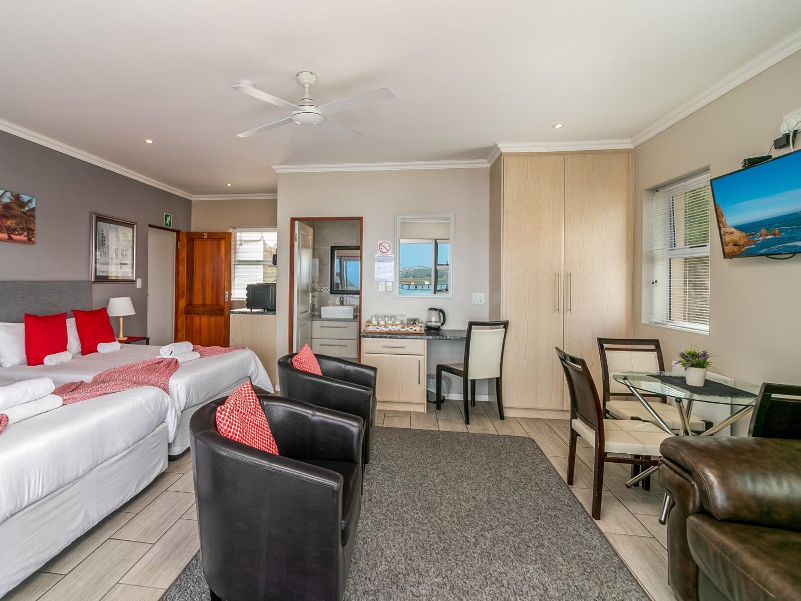 Phoenix Lodge and Waterside Accommodation