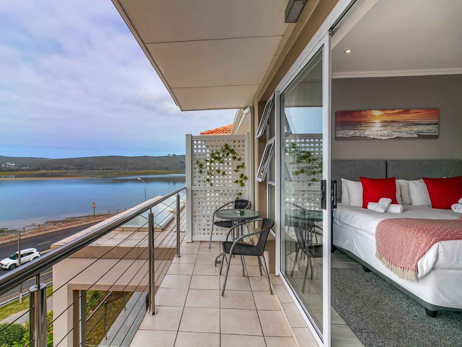 Phoenix Lodge and Waterside Accommodation