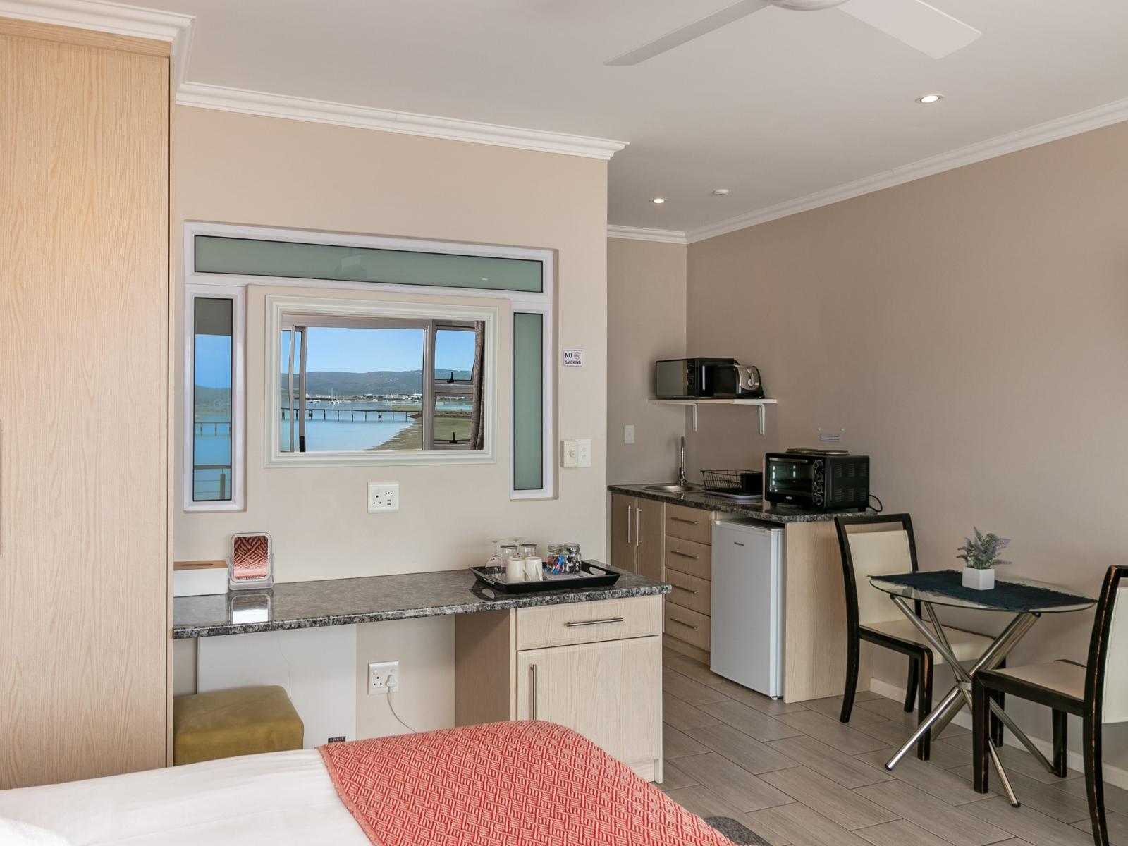 Phoenix Lodge and Waterside Accommodation