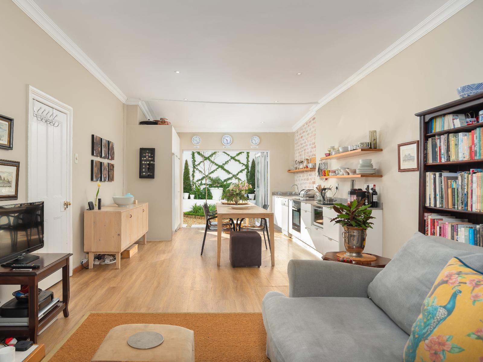 Central Claremont Garden Apartment Secure Your Holiday, SelfCatering