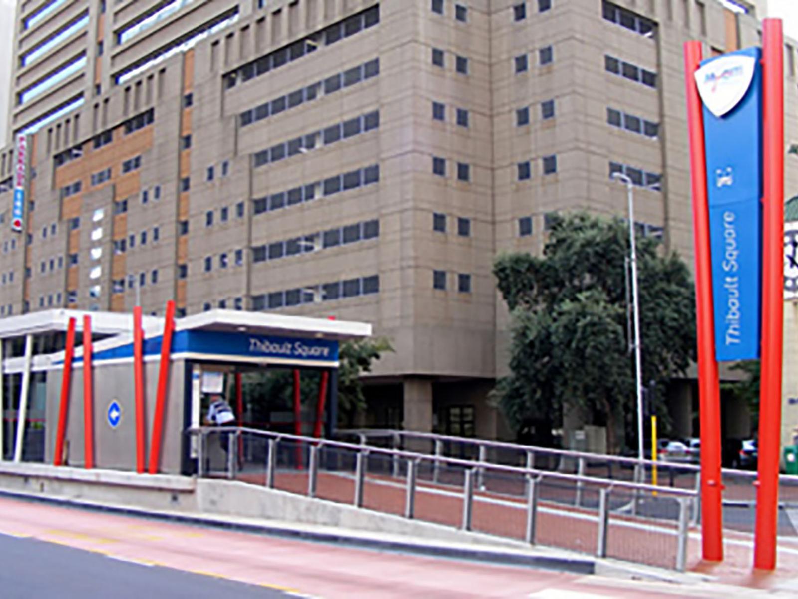 Hippo Pod Special Deals and Offers Book Now!