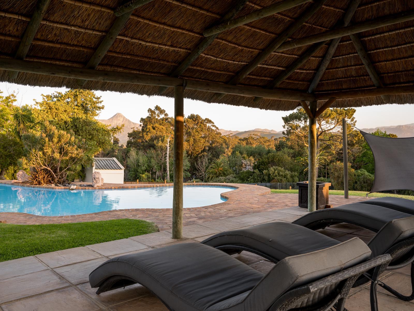 La Felicita Villas & Red Victorian Mansion