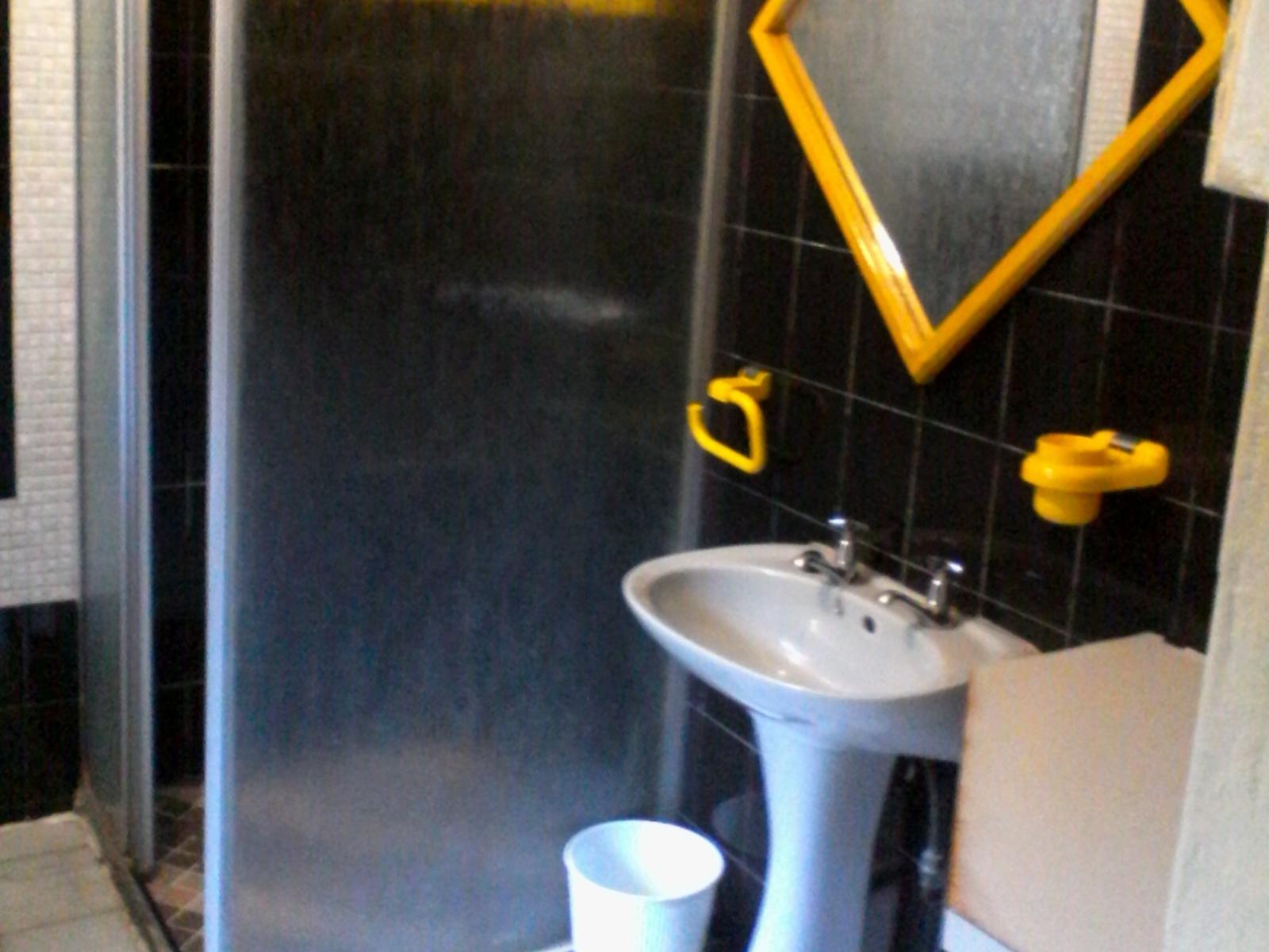 Roomtype 2: Bathroom Stokkiesdraai Holiday Accommodation