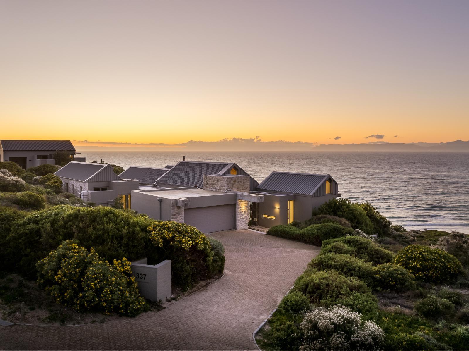 Romansbaai Collection