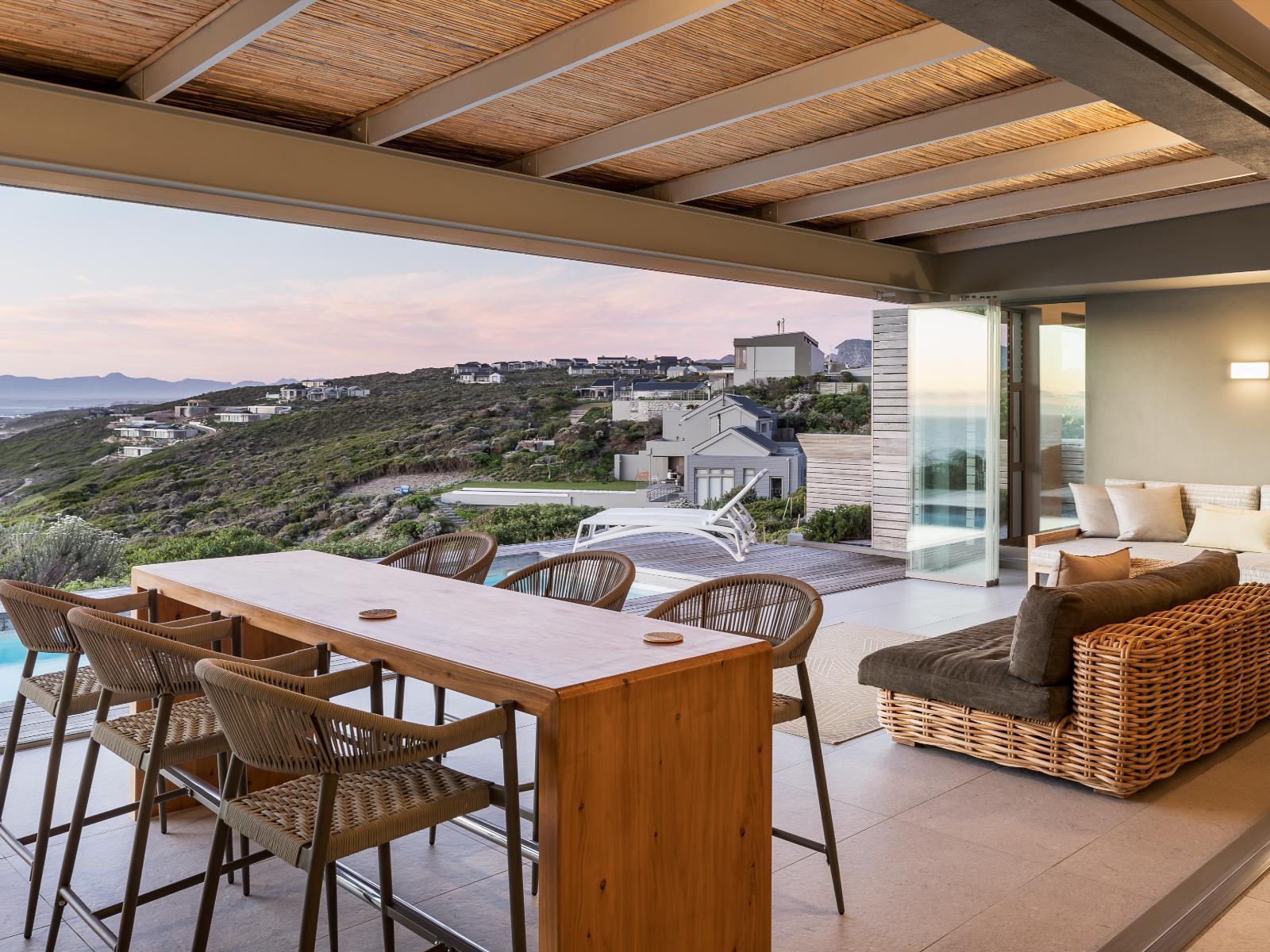 Romansbaai Collection