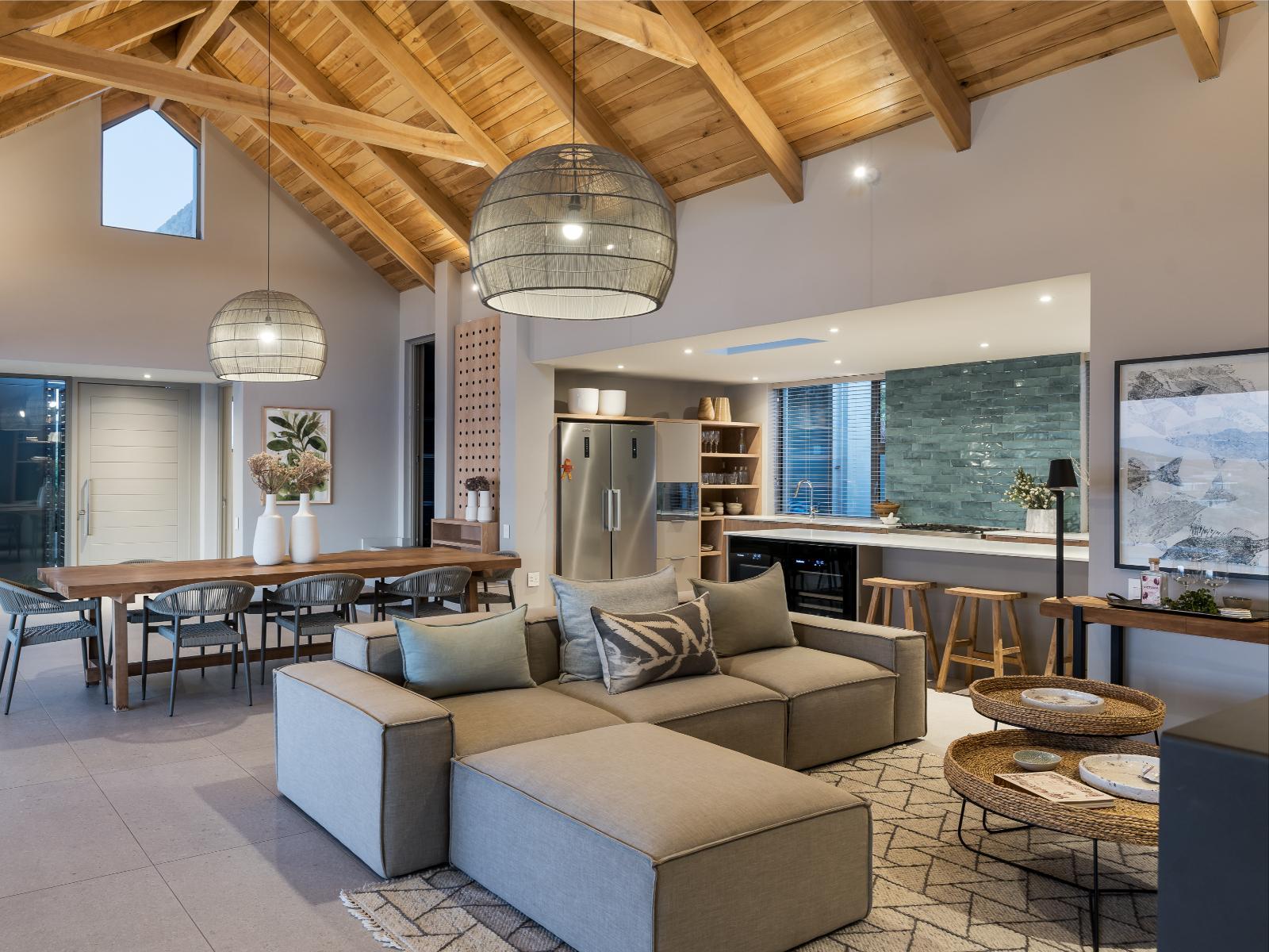 Romansbaai Collection