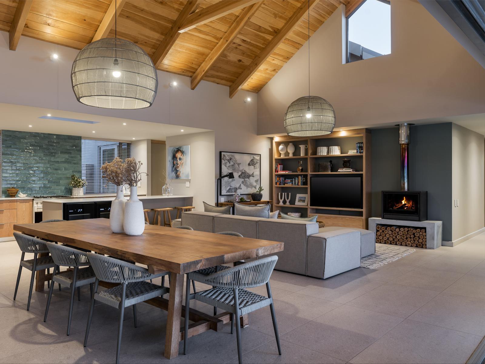 Romansbaai Collection