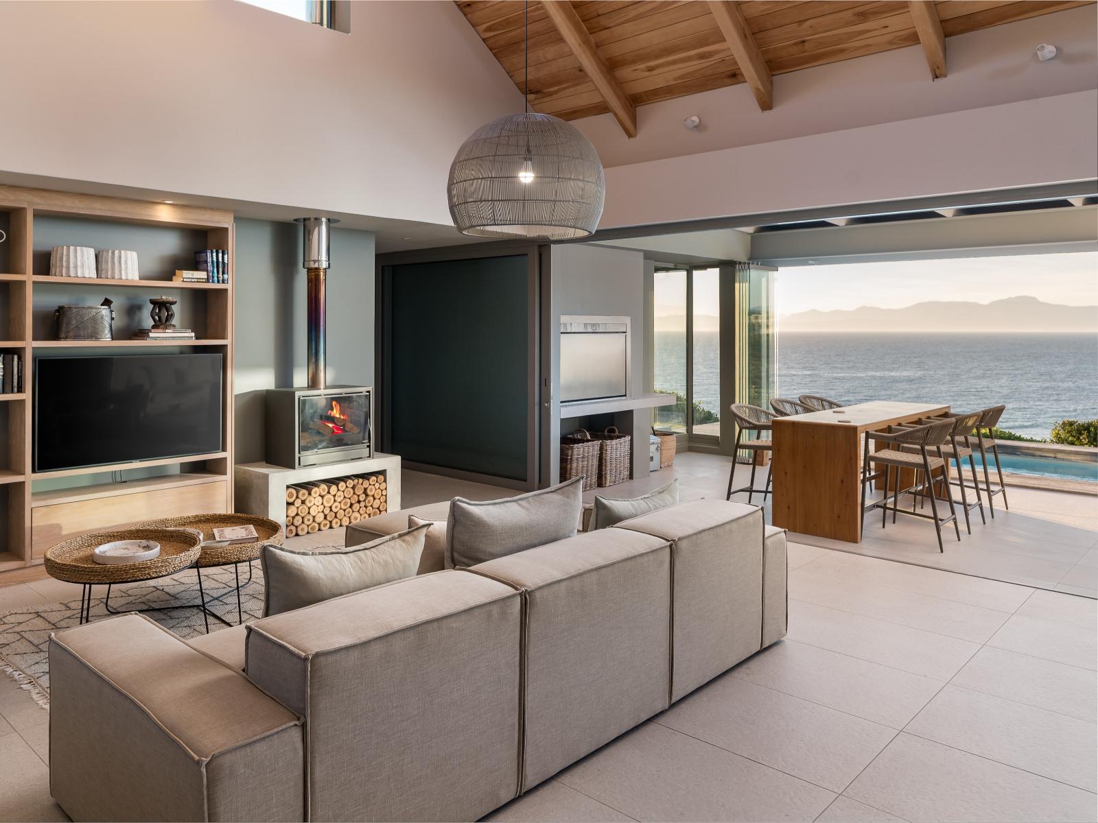 Romansbaai Collection