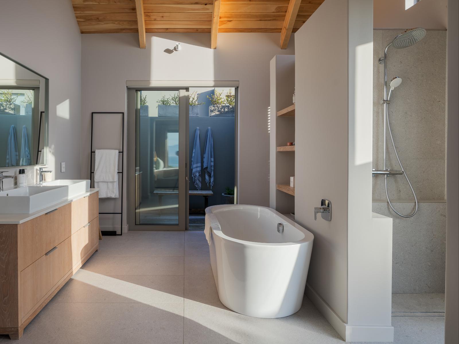 Romansbaai Collection