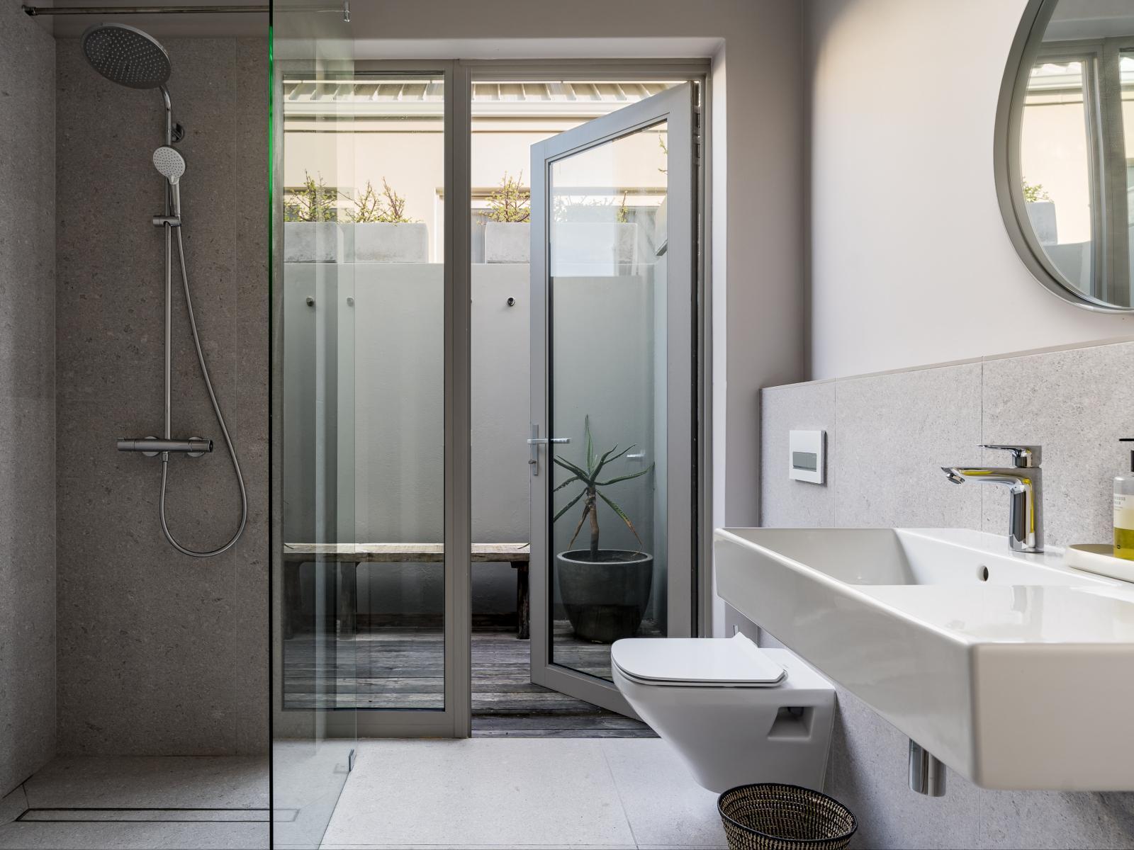 Romansbaai Collection