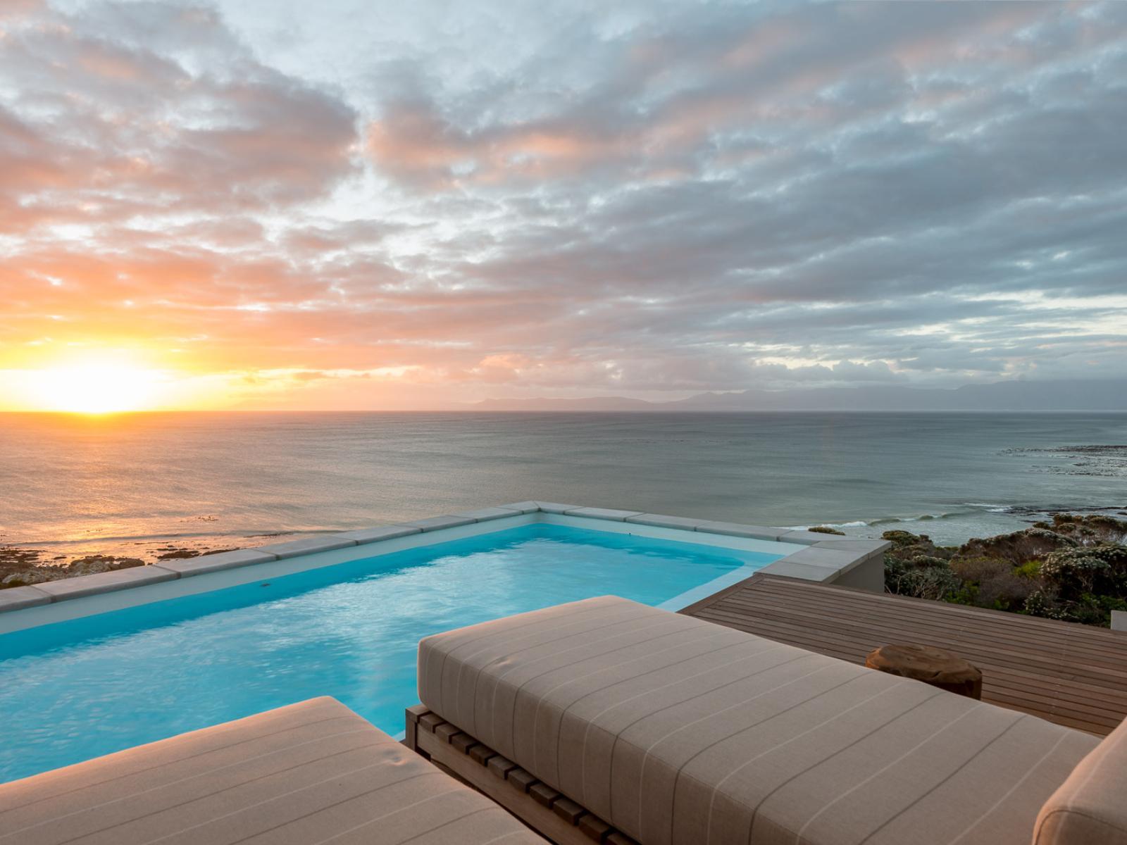 Romansbaai Collection